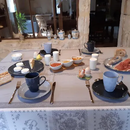 Ty'galis Guest house *
